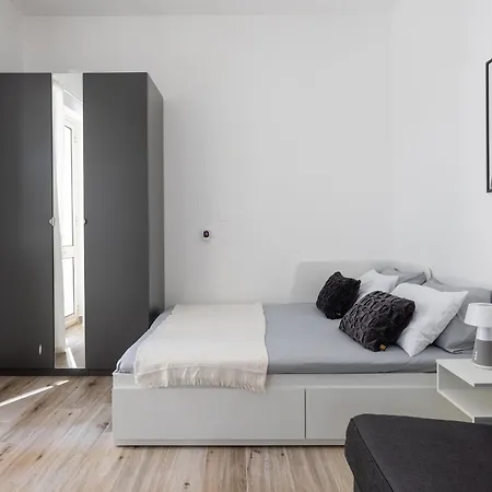 Uditore Mini باليرمو